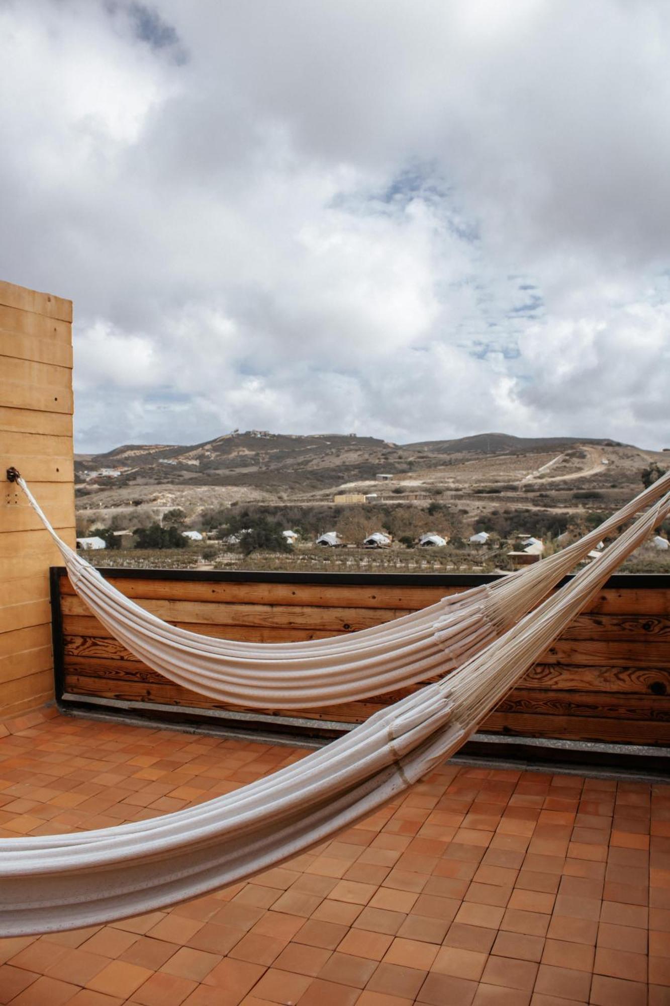 Hotel Cuatro Cuatros Ensenada Exterior foto